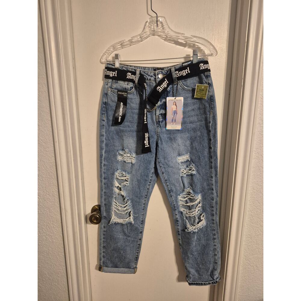 Simple Society NWT High Rise Distressed Mom Jeans | Angel Belt | Light Wash - Picture 2 of 15